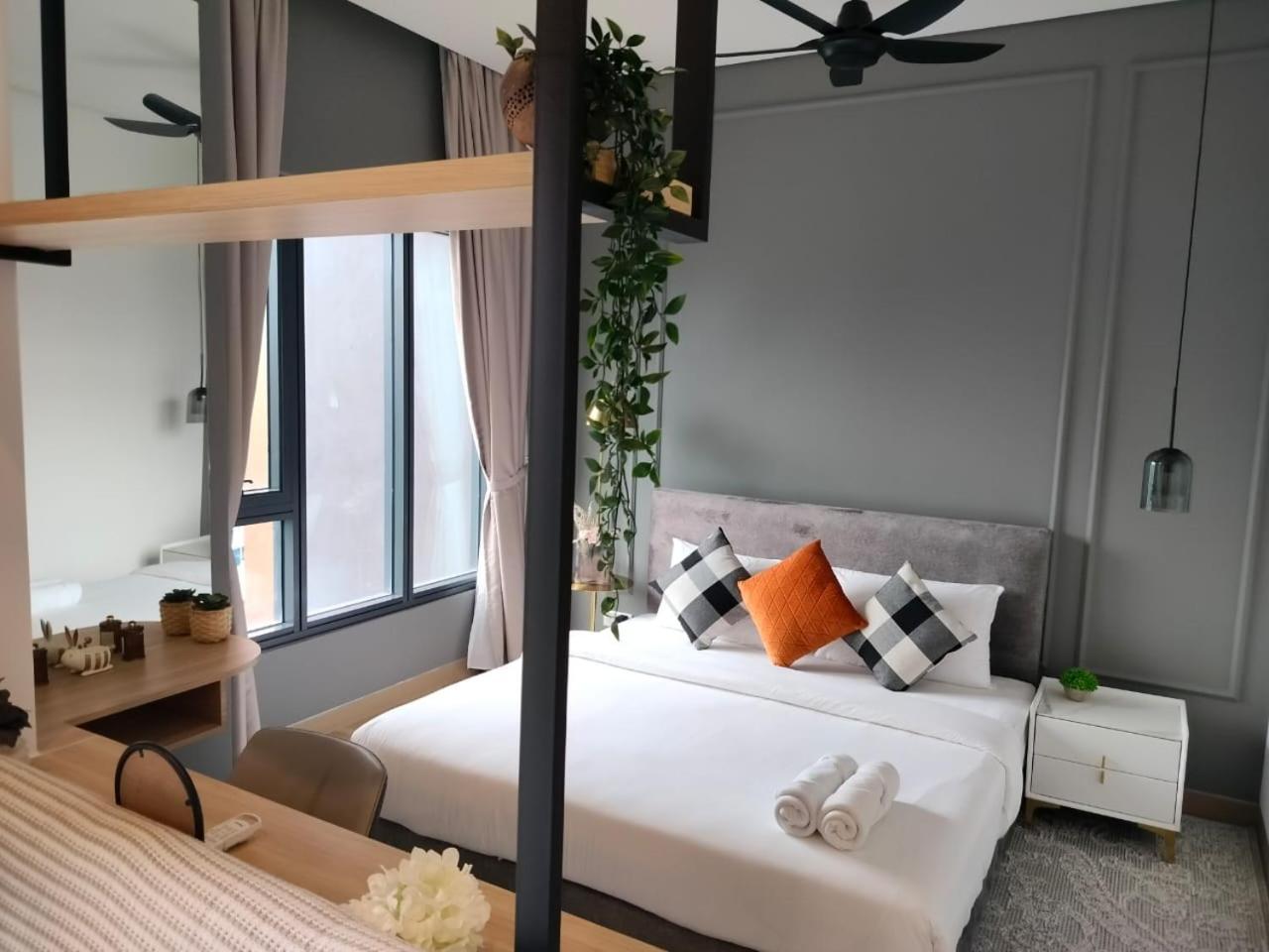 Lucentia Residence Has An Amazing Pool Куала Лумпур Екстериор снимка