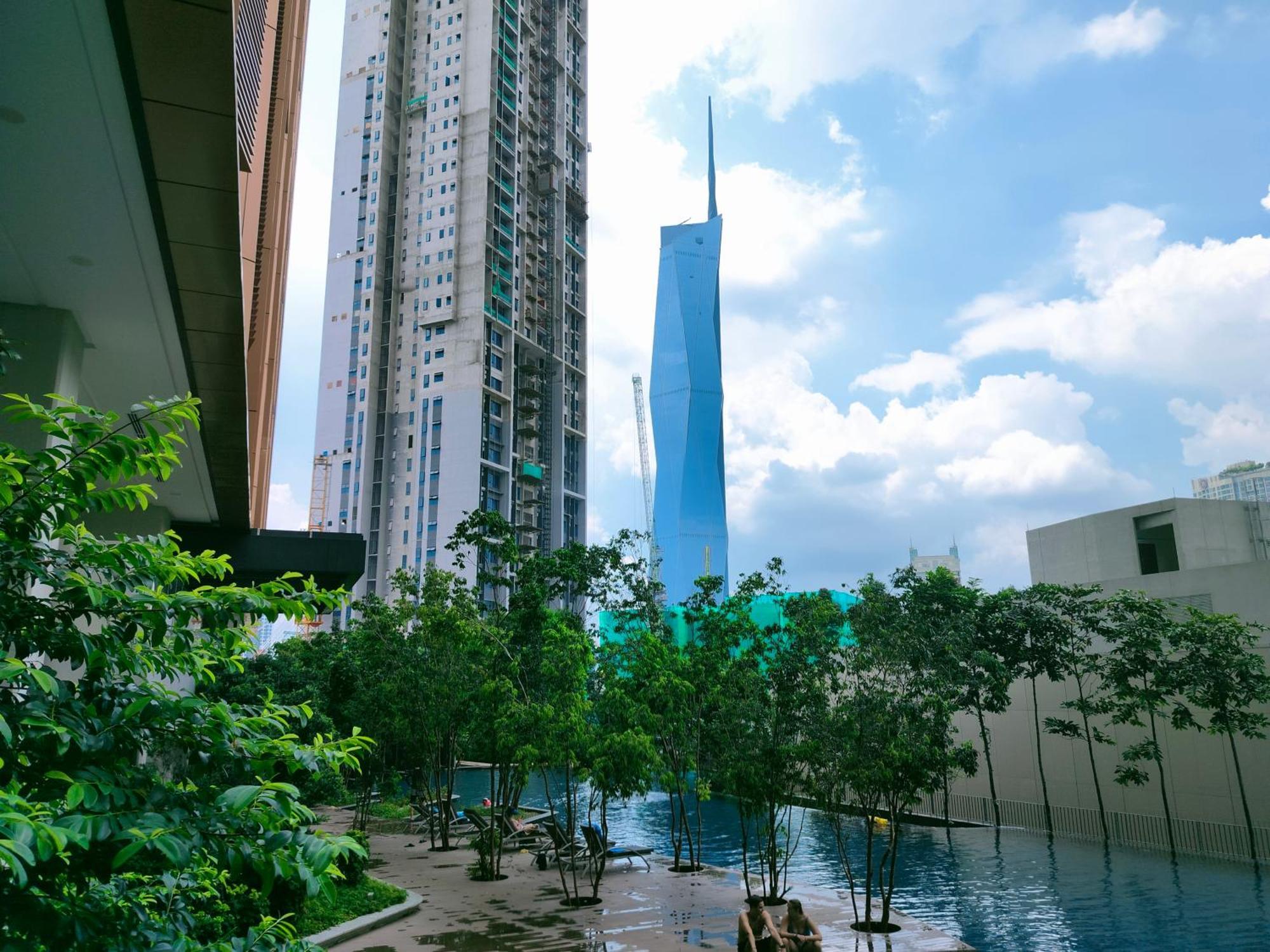 Lucentia Residence Has An Amazing Pool Куала Лумпур Екстериор снимка